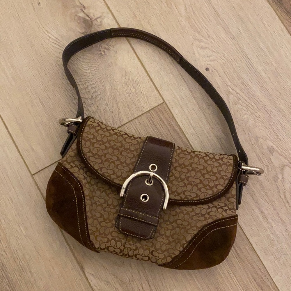 Coach buckle logo purse
